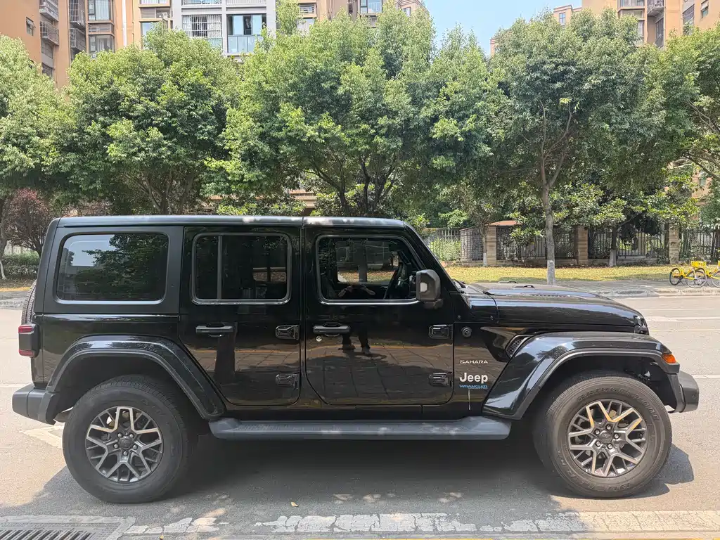 Wrangler NEV 4-door 2.0 T 4 xe Sahara