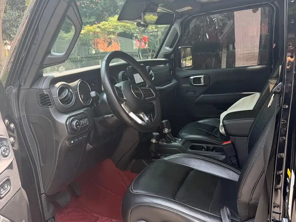 Wrangler NEV 4-door 2.0 T 4 xe Sahara