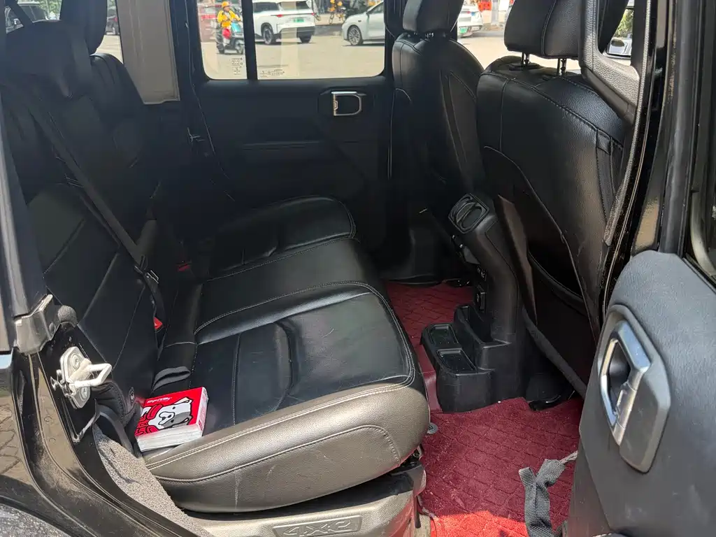 Wrangler NEV 4-door 2.0 T 4 xe Sahara