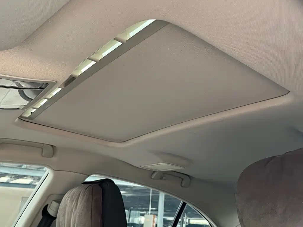 Hongqi H7 1.8 T Comfort