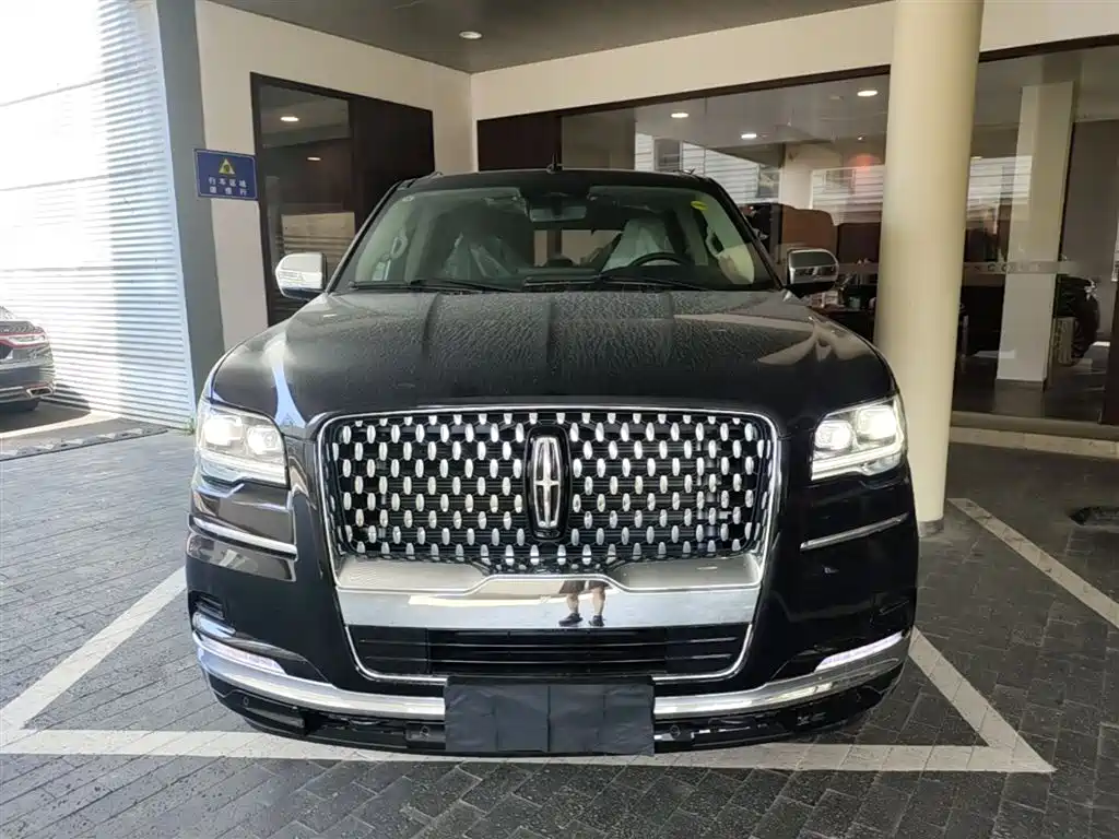 Navigator 3.5 T President