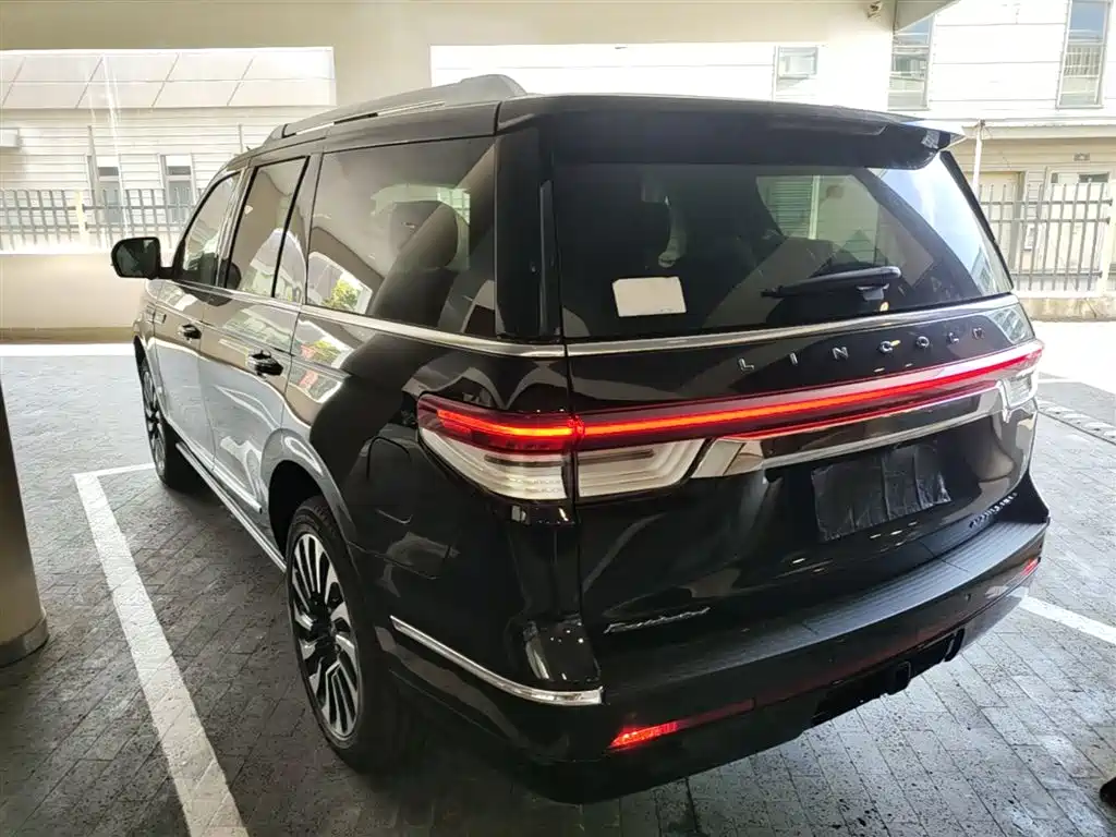 Navigator 3.5 T President