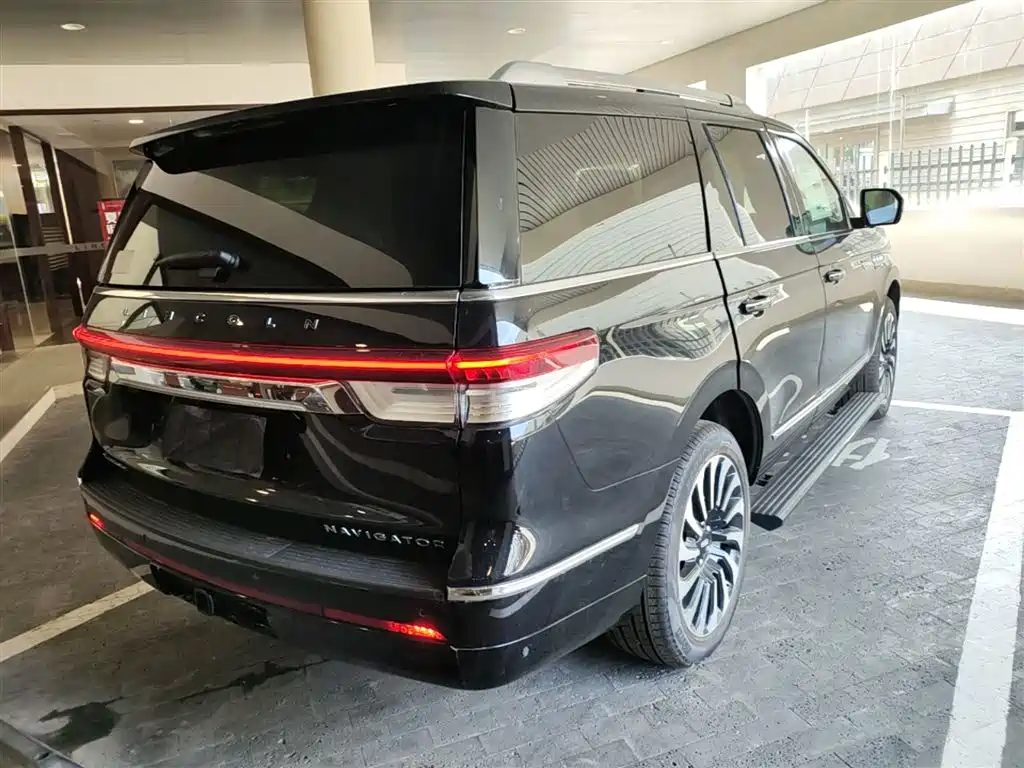 Navigator 3.5 T President