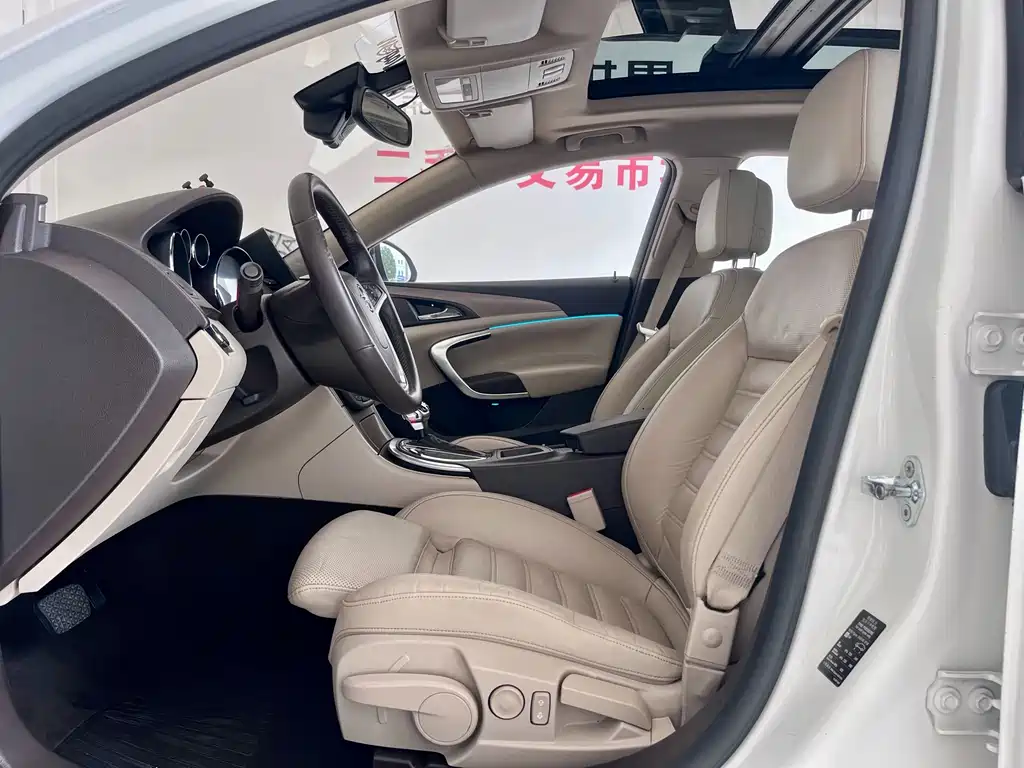 Insignia 2.0 T 2 WD Luxury