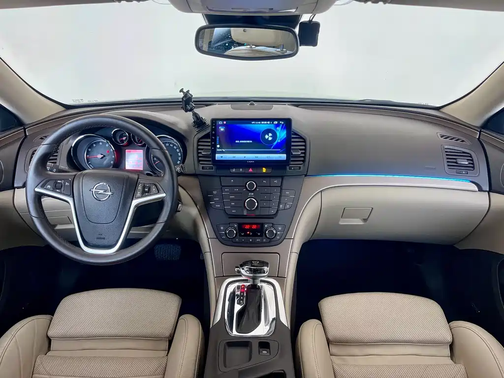Insignia 2.0 T 2 WD Luxury