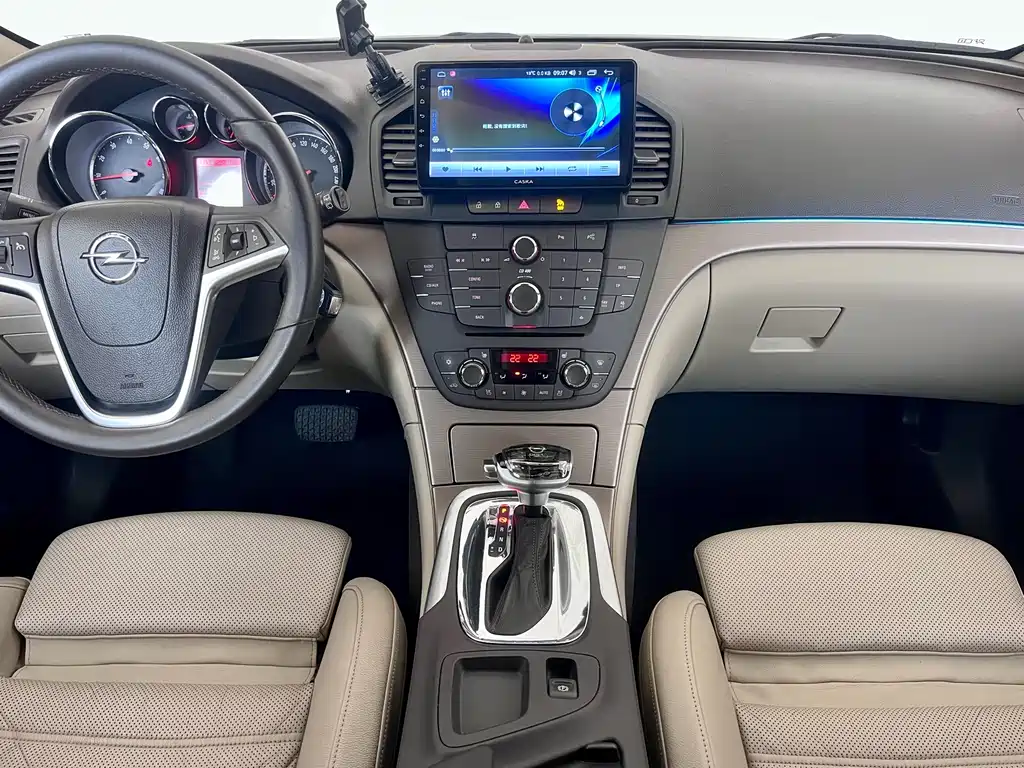 Insignia 2.0 T 2 WD Luxury