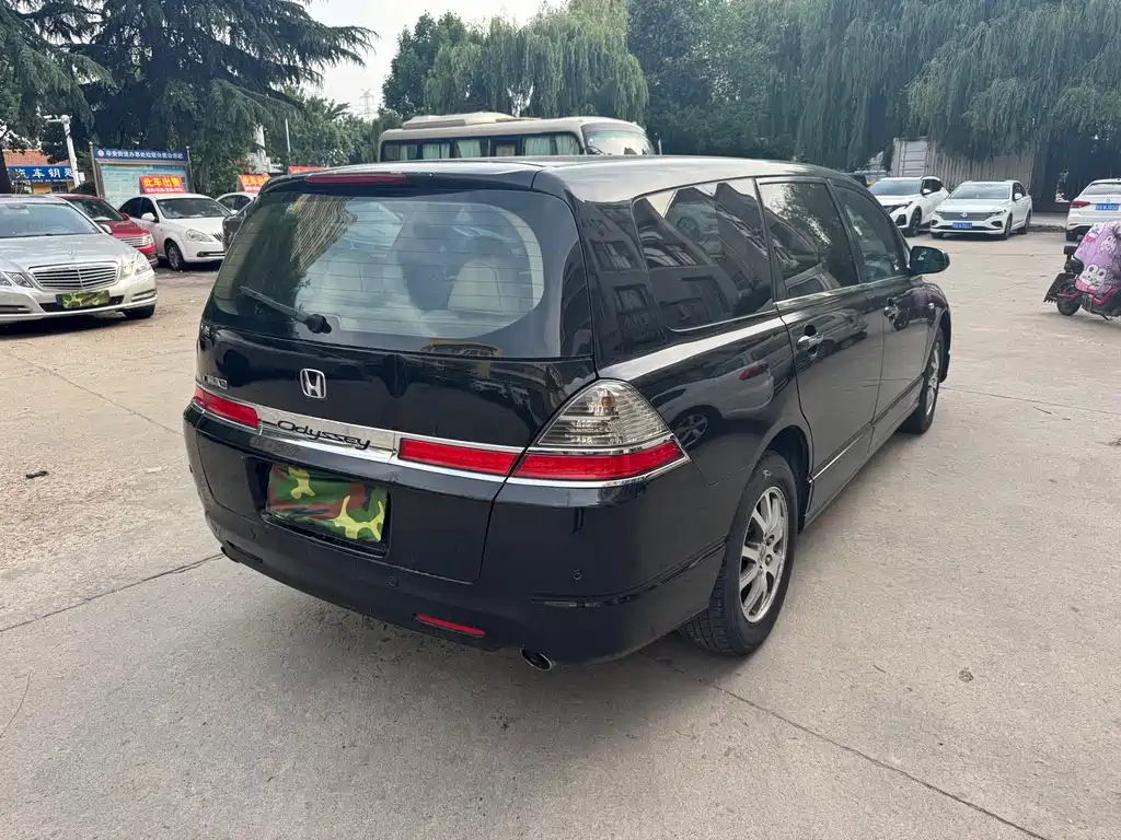 Odyssey 2.4 L Luxury