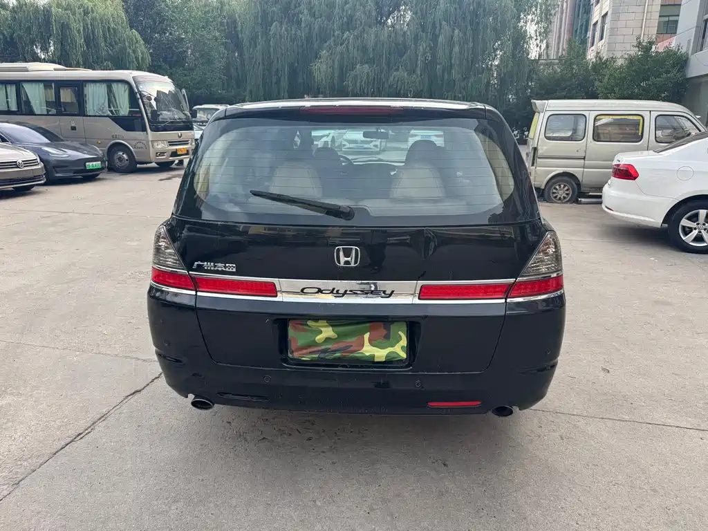 Odyssey 2.4 L Luxury