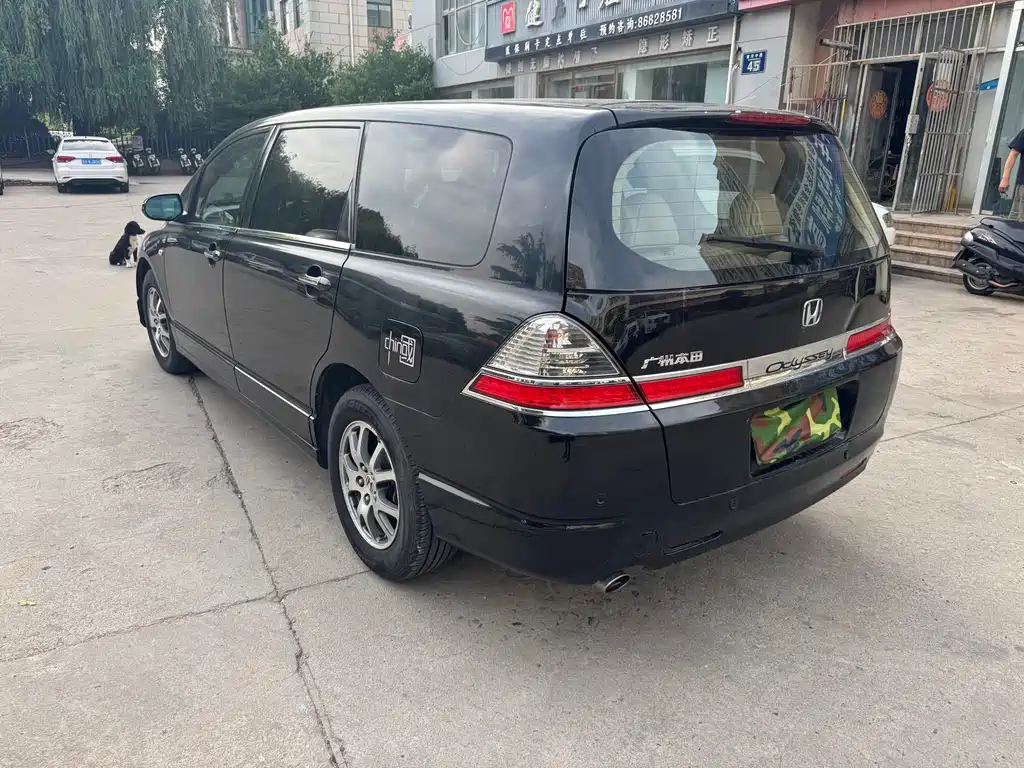 Odyssey 2.4 L Luxury