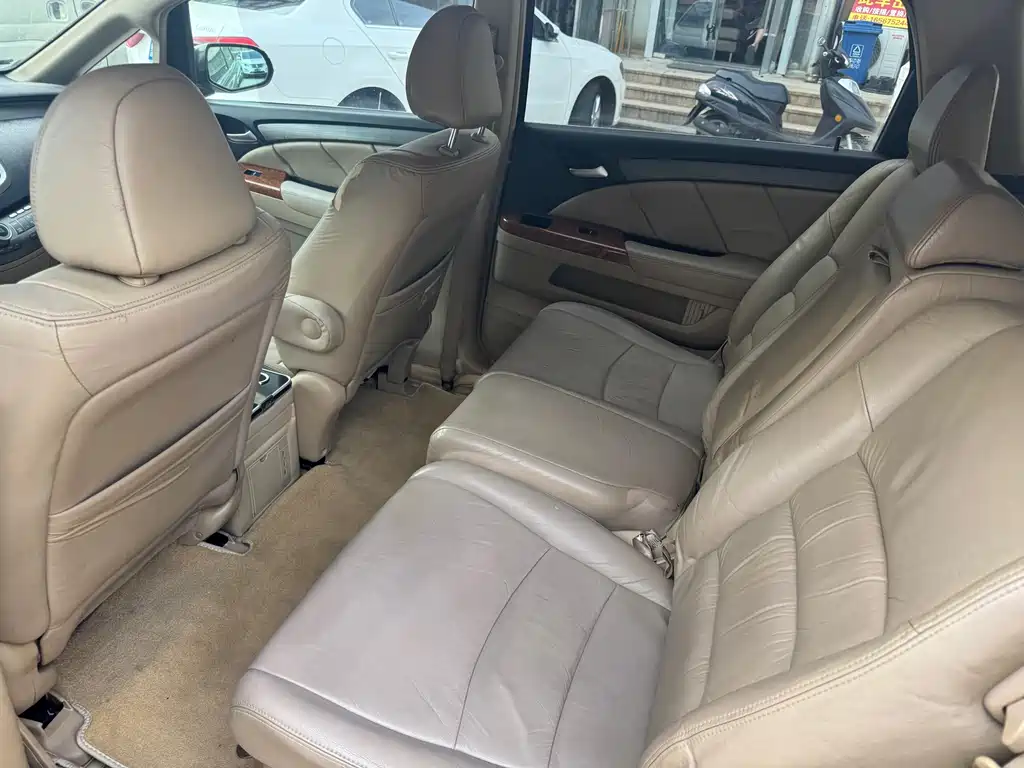 Odyssey 2.4 L Luxury