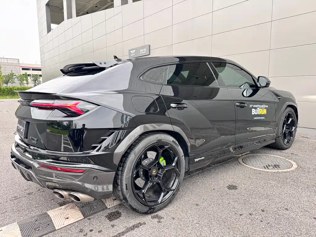 Urus 4.0 T V8 Performante