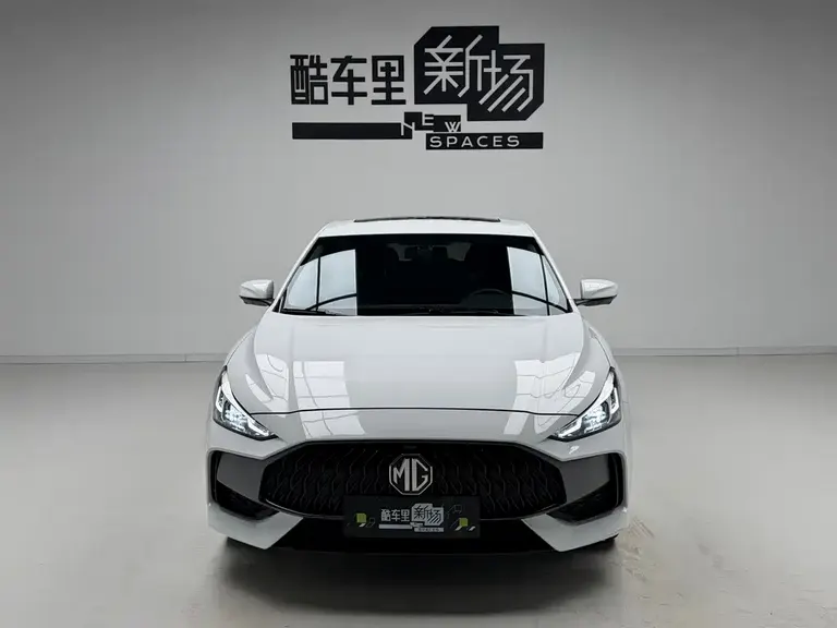 MG5 180 DVVT CVT Luxury