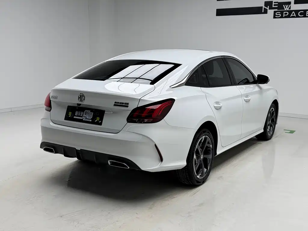 MG5 180 DVVT CVT Luxury