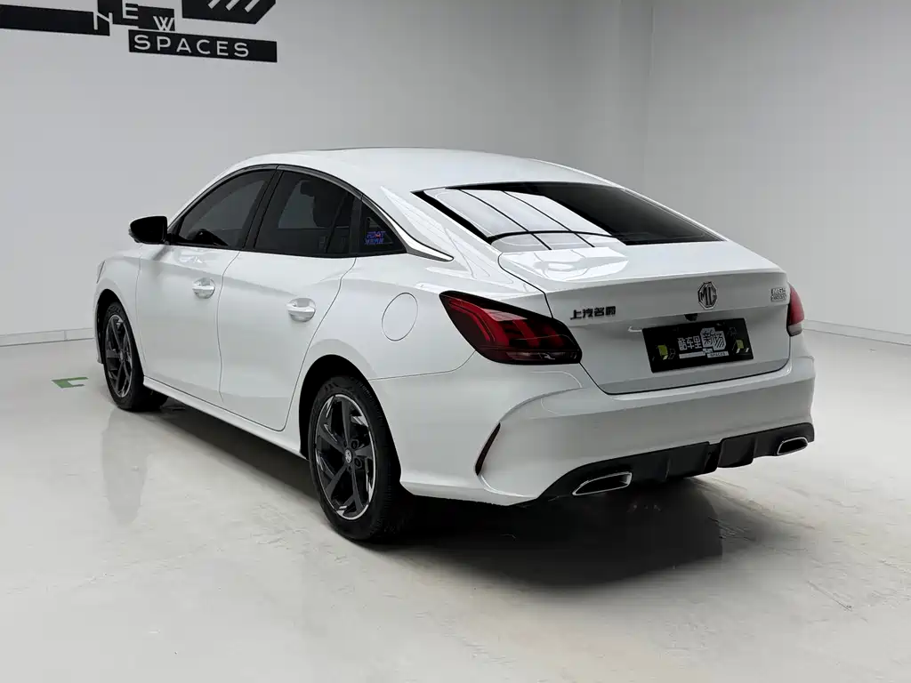 MG5 180 DVVT CVT Luxury