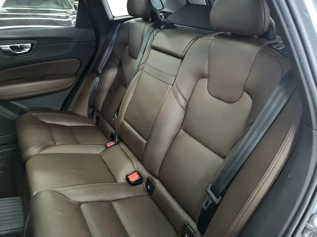 Volvo XC60 PHEV 沃尔沃XC60插电式混动 2019款 T8 E驱混动 智尊豪华版 国VI