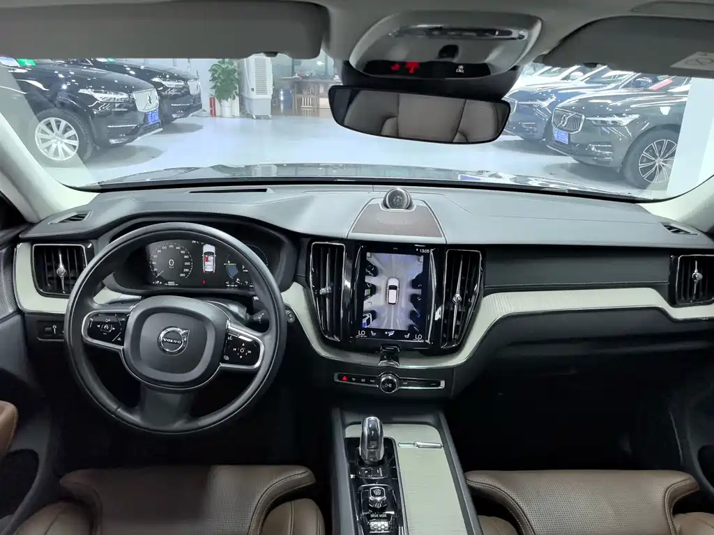 Volvo XC60 PHEV 沃尔沃XC60插电式混动 2019款 T8 E驱混动 智尊豪华版 国VI