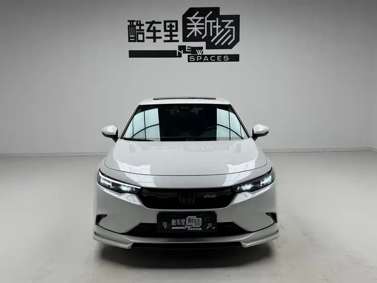 Honda Integra 240 TURBO CVT Luxury