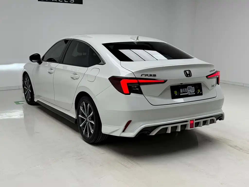 Integra 240 TURBO CVT Luxury