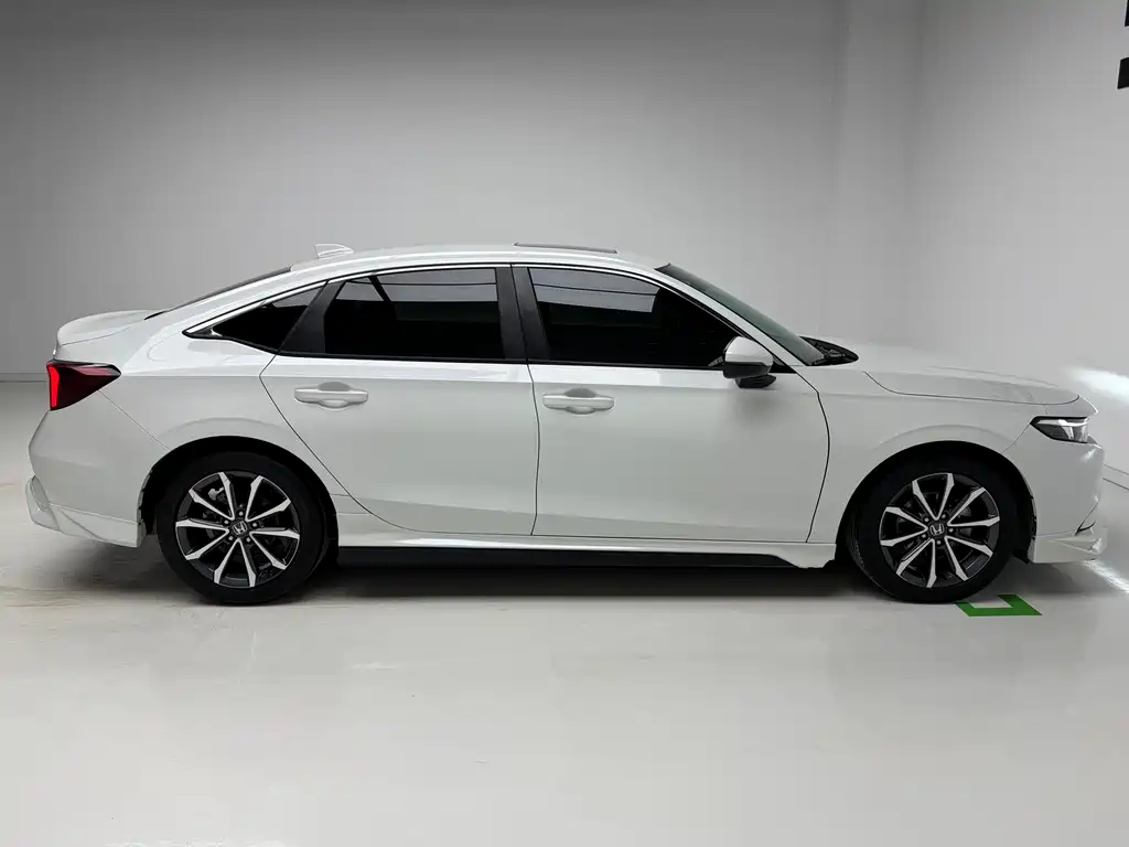 Integra 240 TURBO CVT Luxury