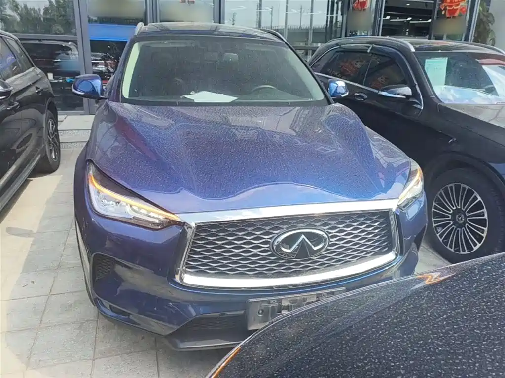 Infiniti QX50 2.0 T 2 WD Fashion