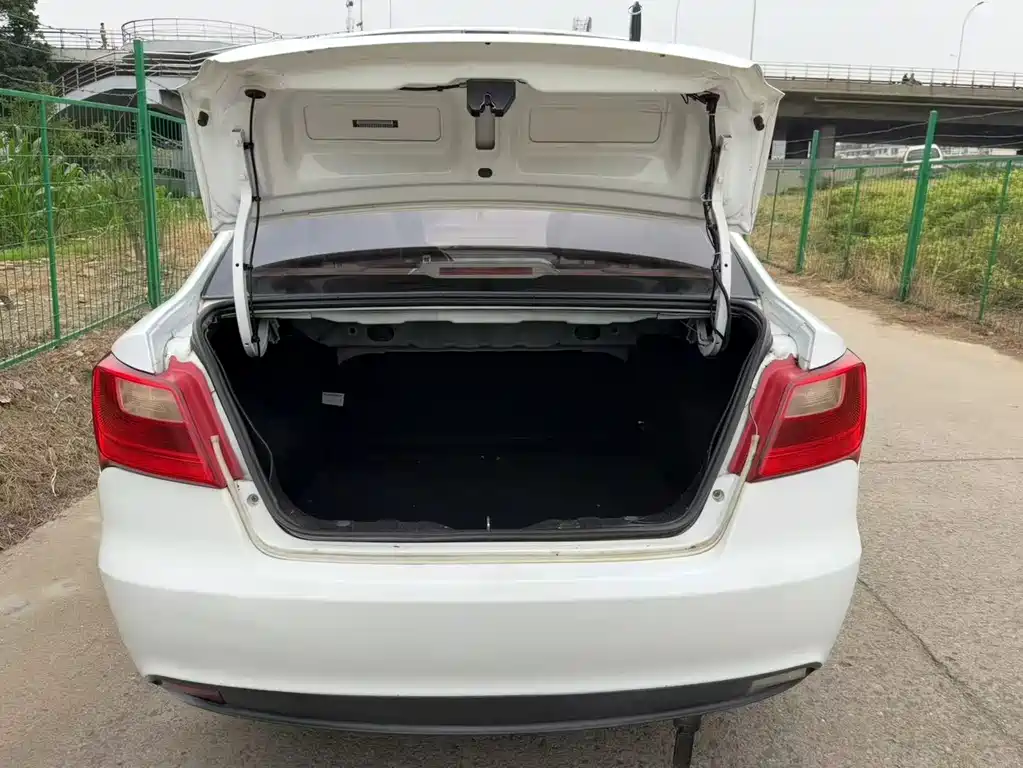 Yuexiang V3 1.4 L Manual Bliss CN-IV