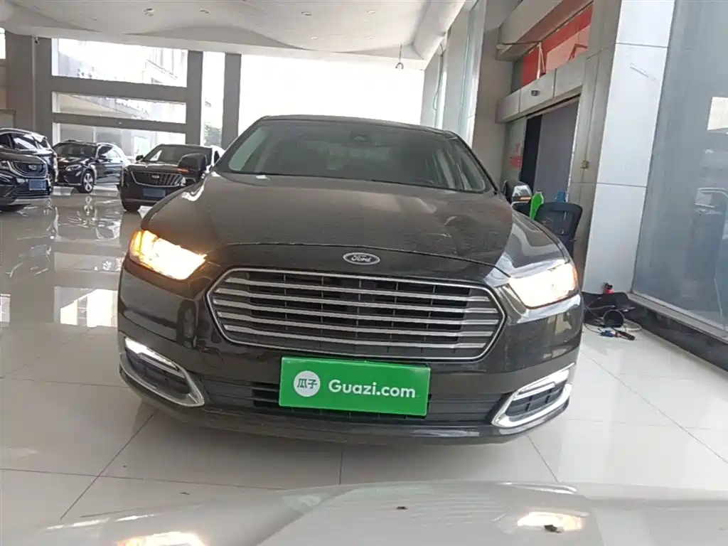 Taurus EcoBoost 245 Fashion