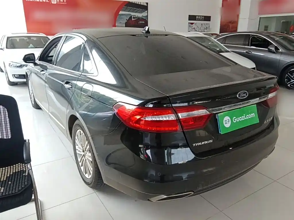 Taurus EcoBoost 245 Fashion