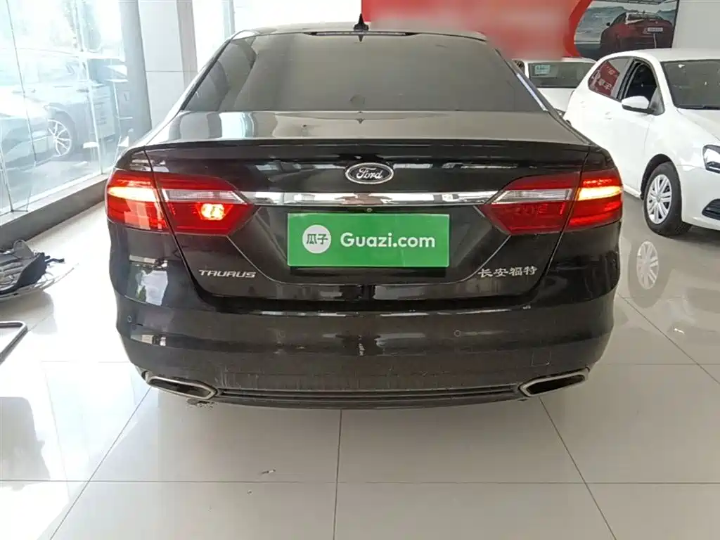 Taurus EcoBoost 245 Fashion