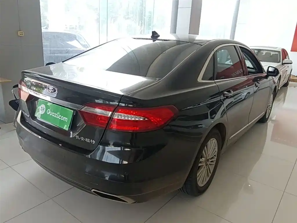 Taurus EcoBoost 245 Fashion
