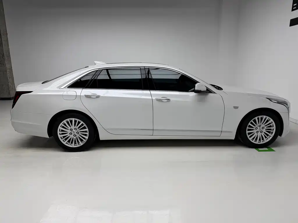 Cadillac CT6 28 T Style