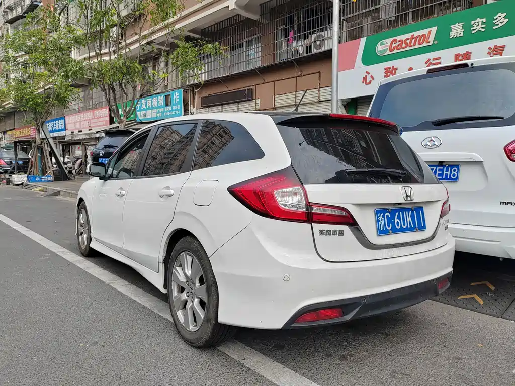 Jade 1.8 L Auto Comfort Elite 5-seat