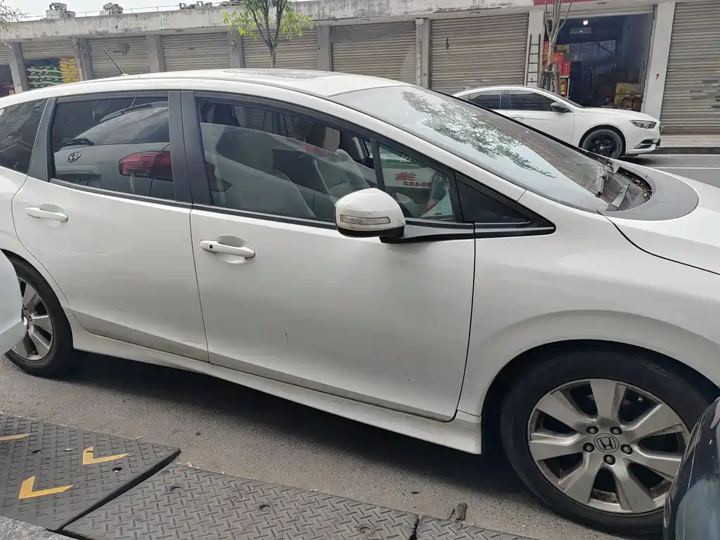 Jade 1.8 L Auto Comfort Elite 5-seat