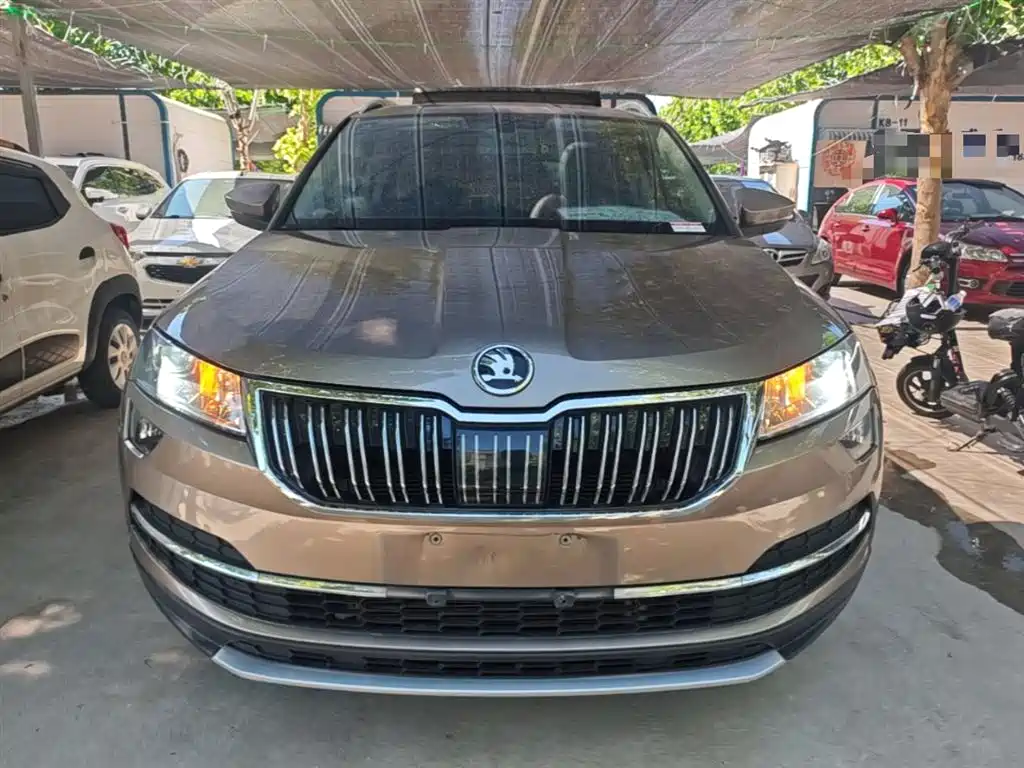 Karoq TSI280 Luxury CN-V