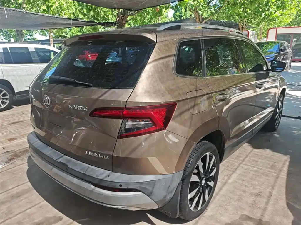 Karoq TSI280 Luxury CN-V