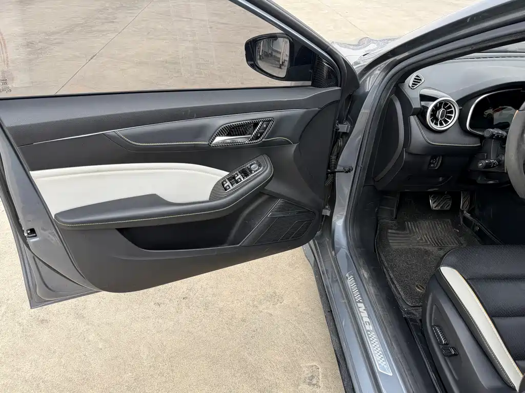 MG6 Pro 1.5 T Auto Leading Trend Luxury