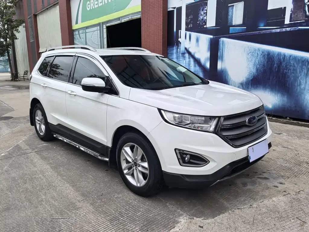 Edge EcoBoost 245 2 WD Platinum Sharp 7-seat