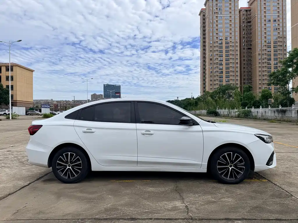 Roewe i5 1.5 L CVT Platinum