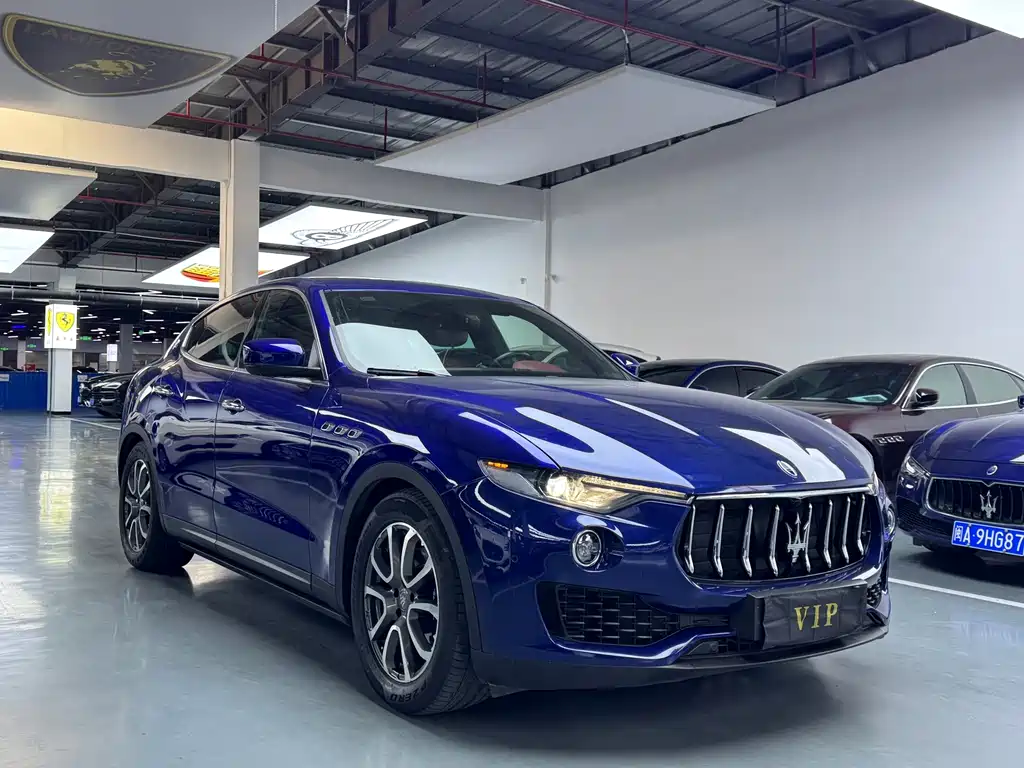 Levante 3.0 T Standard CN-V