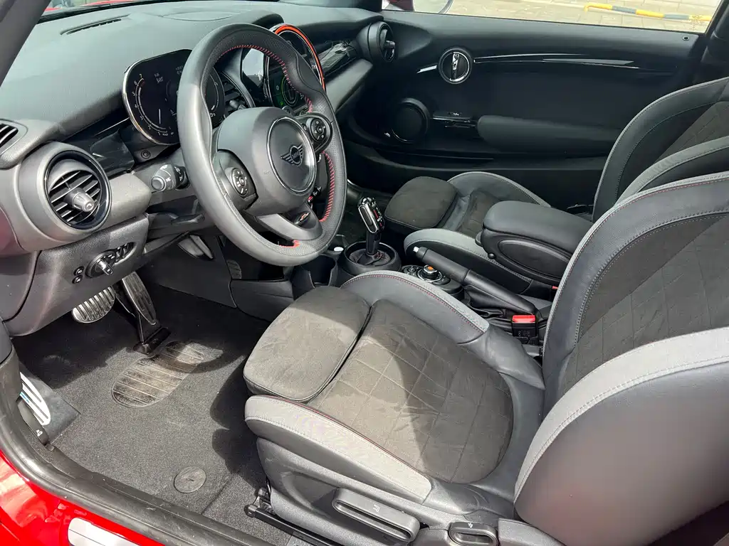 MINI MINI 2021款 2.0 T COOPER S 叁柒号纪念版