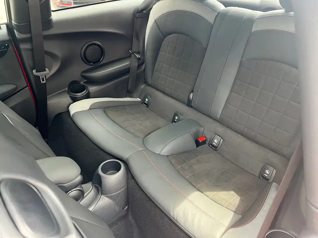 MINI MINI 2021款 2.0 T COOPER S 叁柒号纪念版