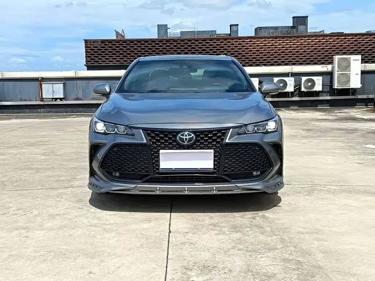 Toyota Avalon 2.5 L Touring Distinguished CN-V