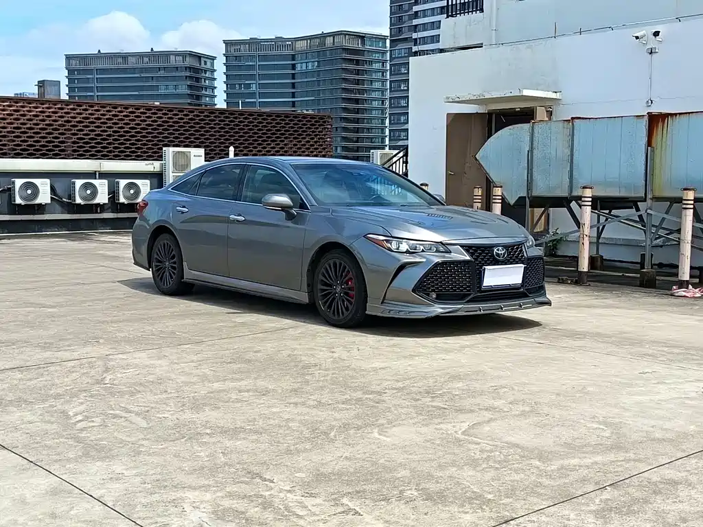 Avalon 2.5 L Touring Distinguished CN-V