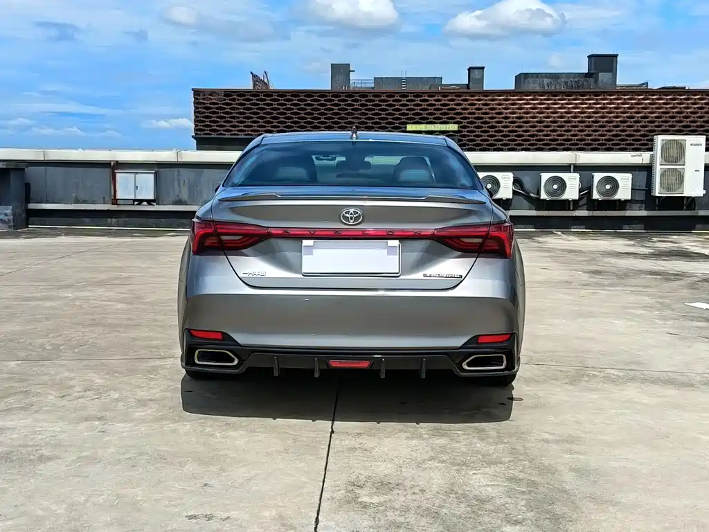 Avalon 2.5 L Touring Distinguished CN-V