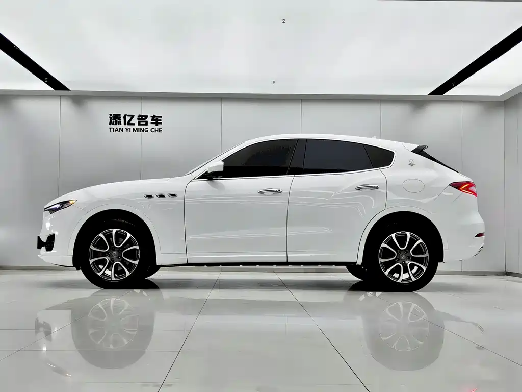 Levante 3.0 T Standard