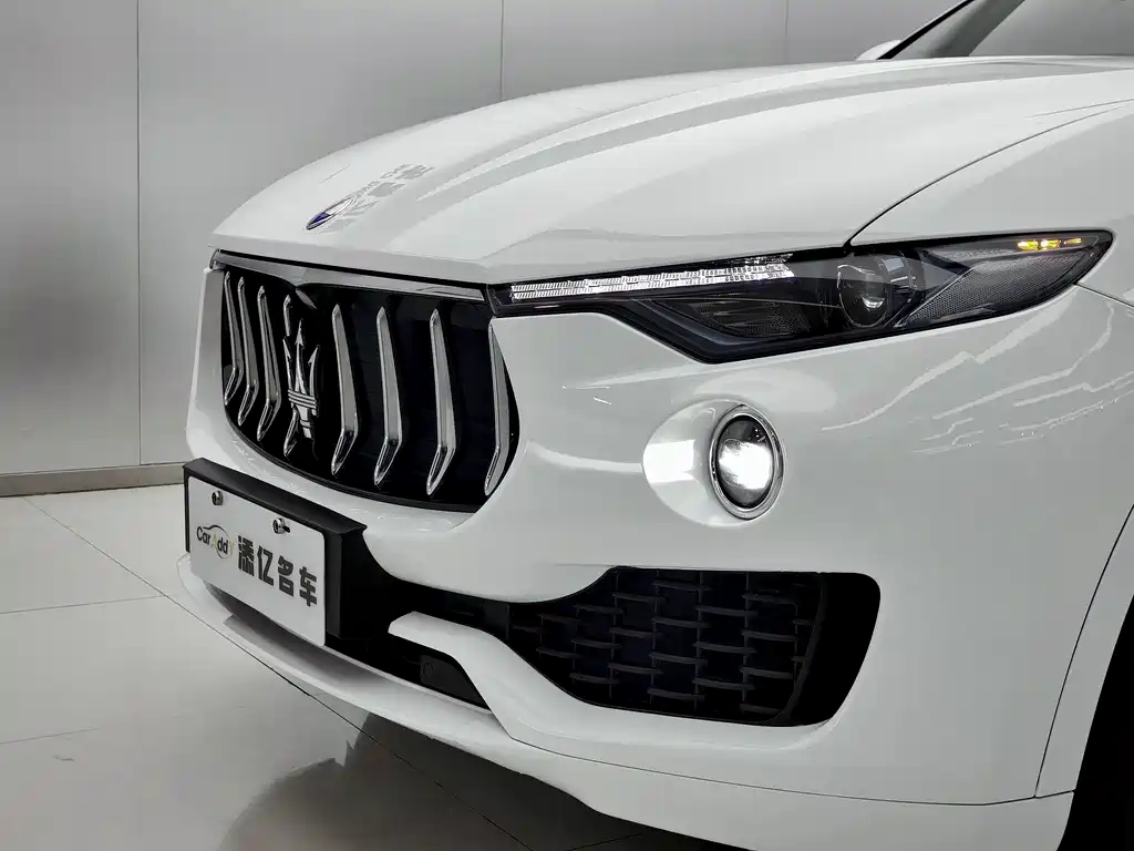 Levante 3.0 T Standard
