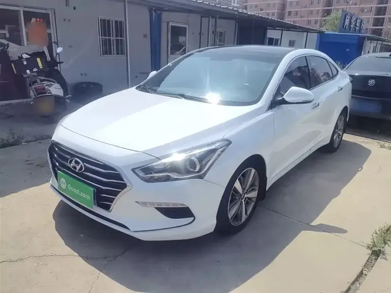 Hyundai Mistra 1.6 T Auto Flagship TOP CN-V