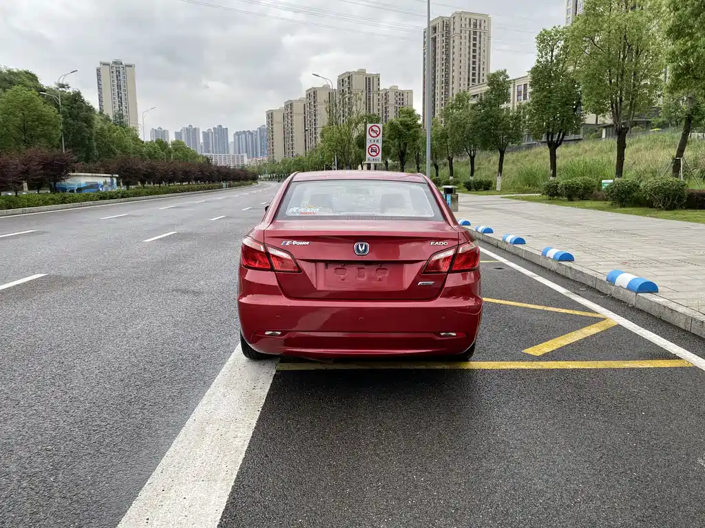 Eado 1.6 L Manual Luxury