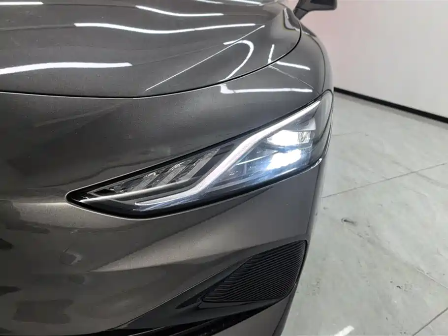 Roewe D7 DMH 125 km Transcend
