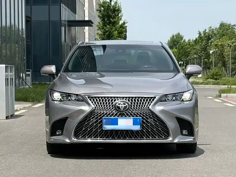 Toyota Avalon 2.0 L Luxury CN-VI