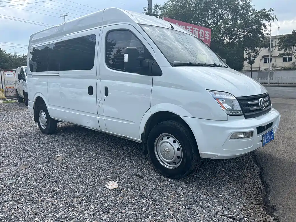 Xintu V80 2.0 T PLUS Manual All-round LWB Mid Roof 6 7 8 9-seat
